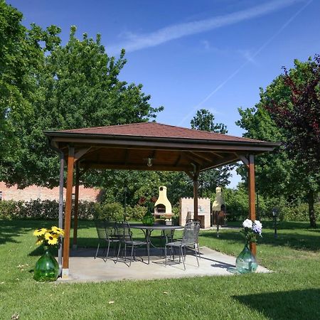 Agriturismo Il Brugnolo Scandiano Bagian luar foto