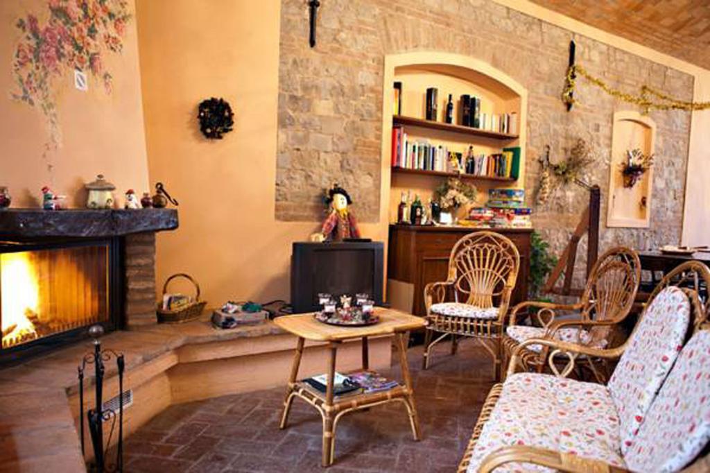 Agriturismo Il Brugnolo Scandiano Bagian luar foto
